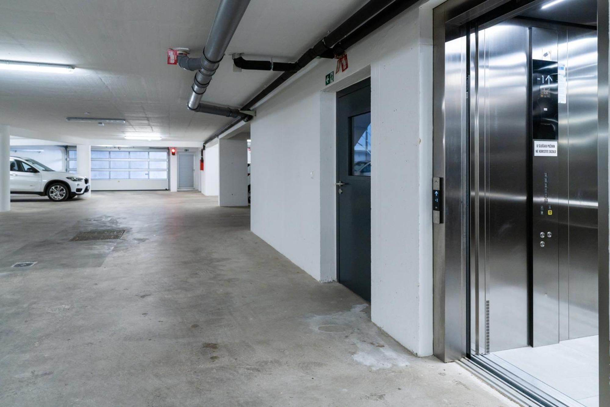 Tres Fenestras Zadar - Private Parking Apartment Екстериор снимка