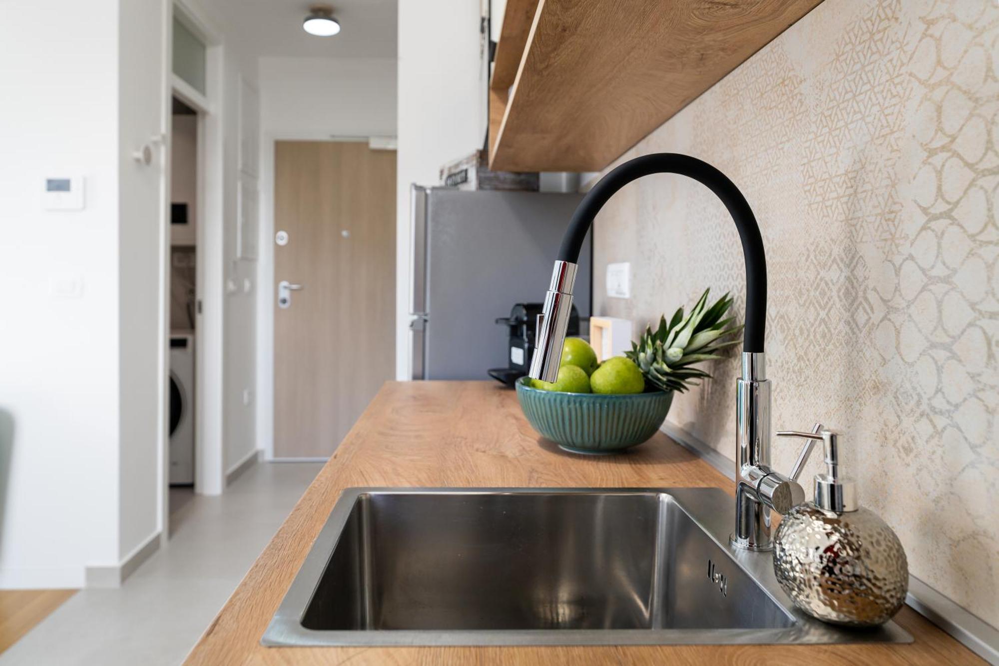 Tres Fenestras Zadar - Private Parking Apartment Екстериор снимка