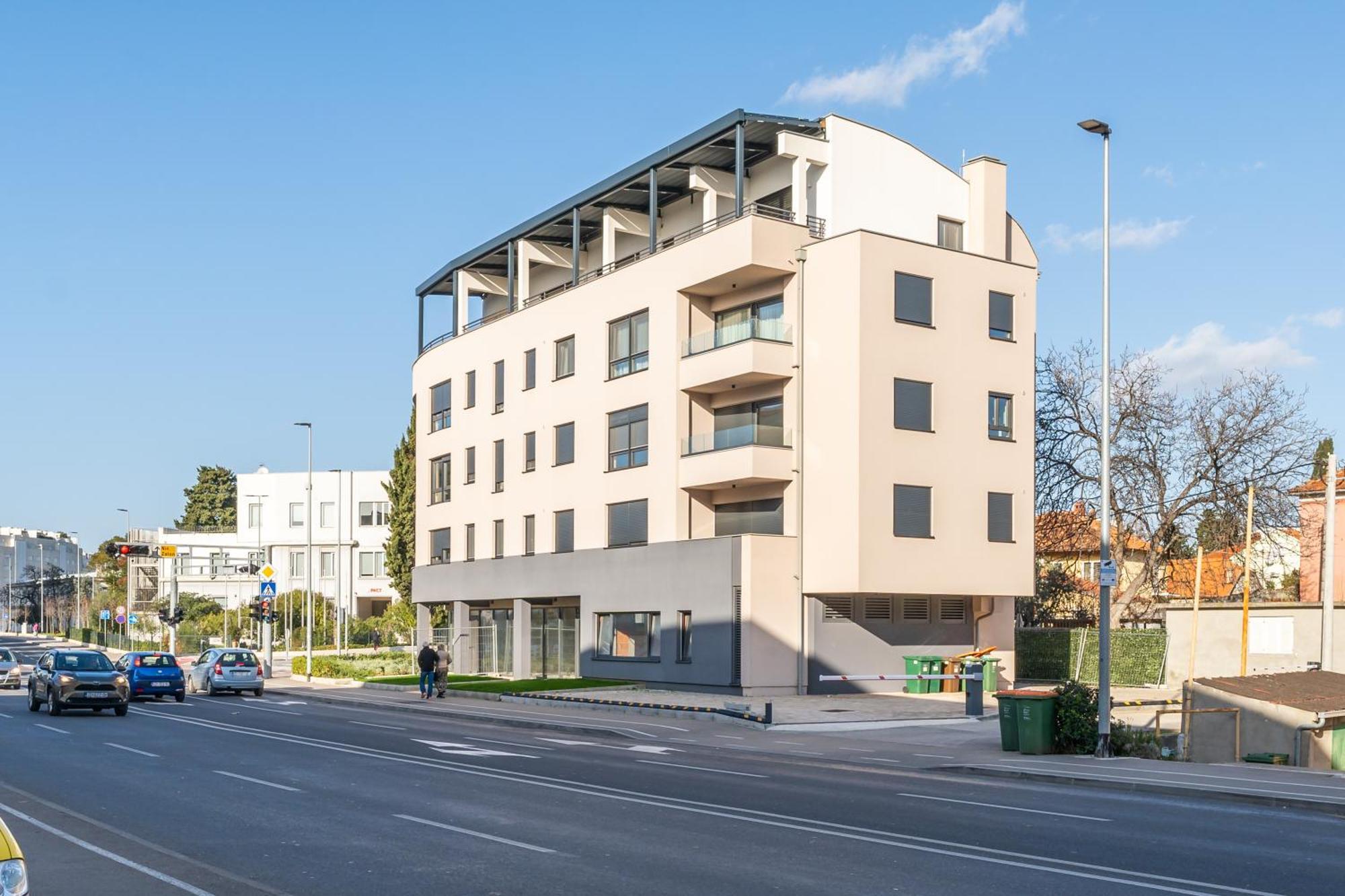 Tres Fenestras Zadar - Private Parking Apartment Екстериор снимка