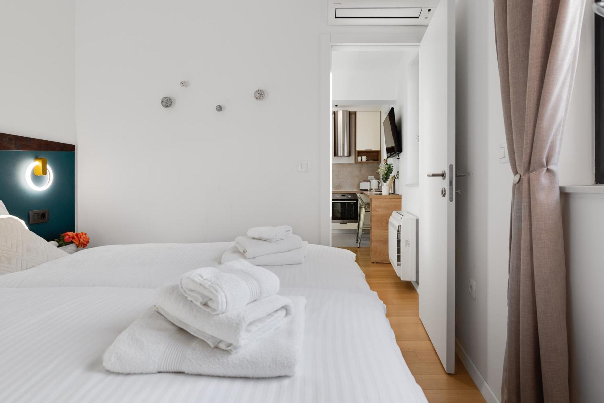 Tres Fenestras Zadar - Private Parking Apartment Екстериор снимка